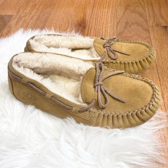 Ugg Australia Dakota Moccasin Slippers Chestnut Color Size 4 Kids - Picture 6 of 14